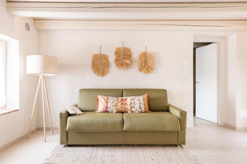 Verdeolivo 1876 - Apartments & Pool Mezzane di Sotto ภายนอก รูปภาพ