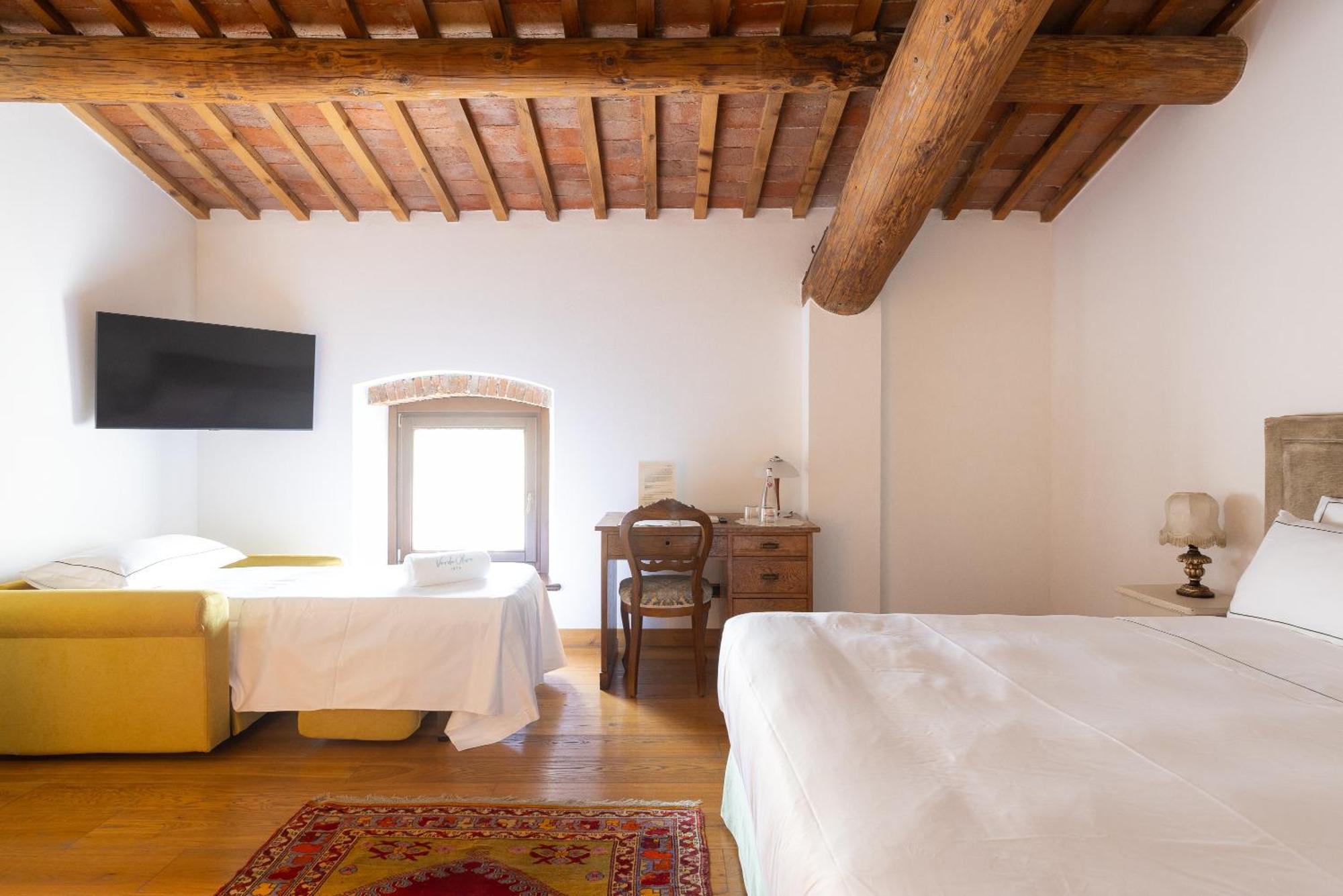 Verdeolivo 1876 - Apartments & Pool Mezzane di Sotto ภายนอก รูปภาพ