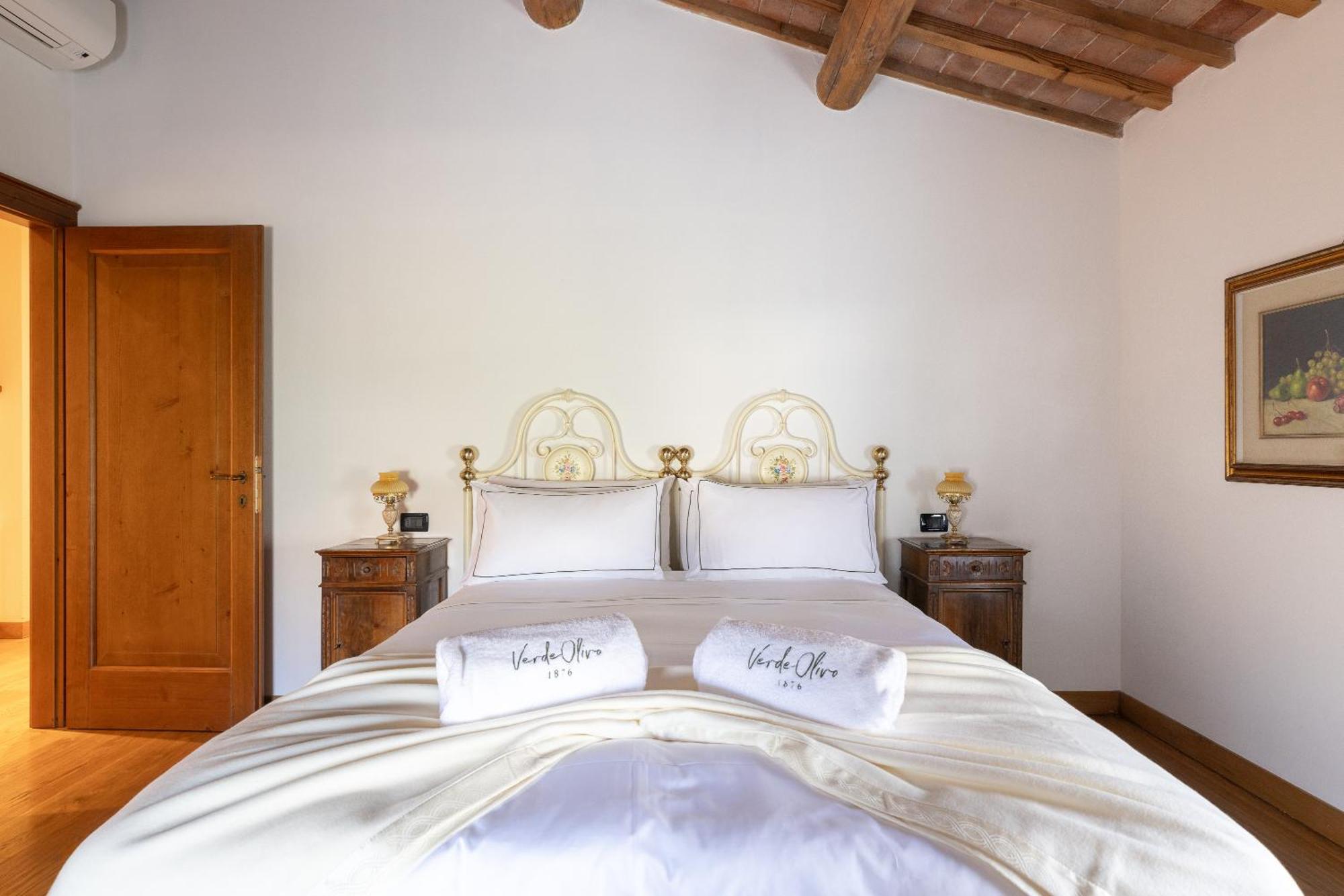 Verdeolivo 1876 - Apartments & Pool Mezzane di Sotto ภายนอก รูปภาพ