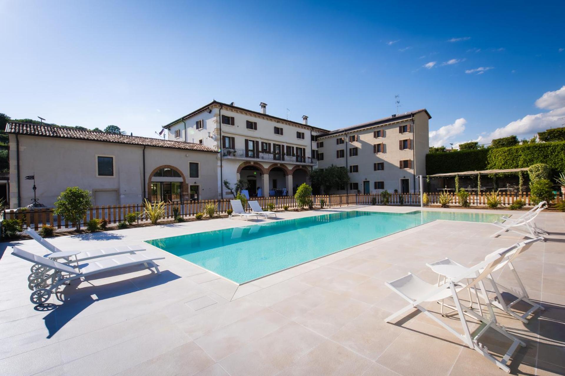 Verdeolivo 1876 - Apartments & Pool Mezzane di Sotto ภายนอก รูปภาพ