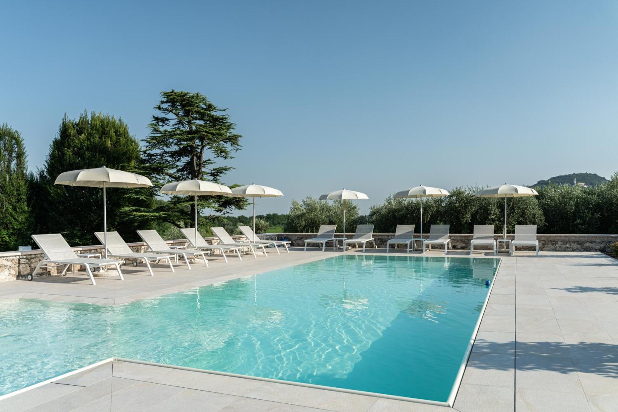 Verdeolivo 1876 - Apartments & Pool Mezzane di Sotto ภายนอก รูปภาพ