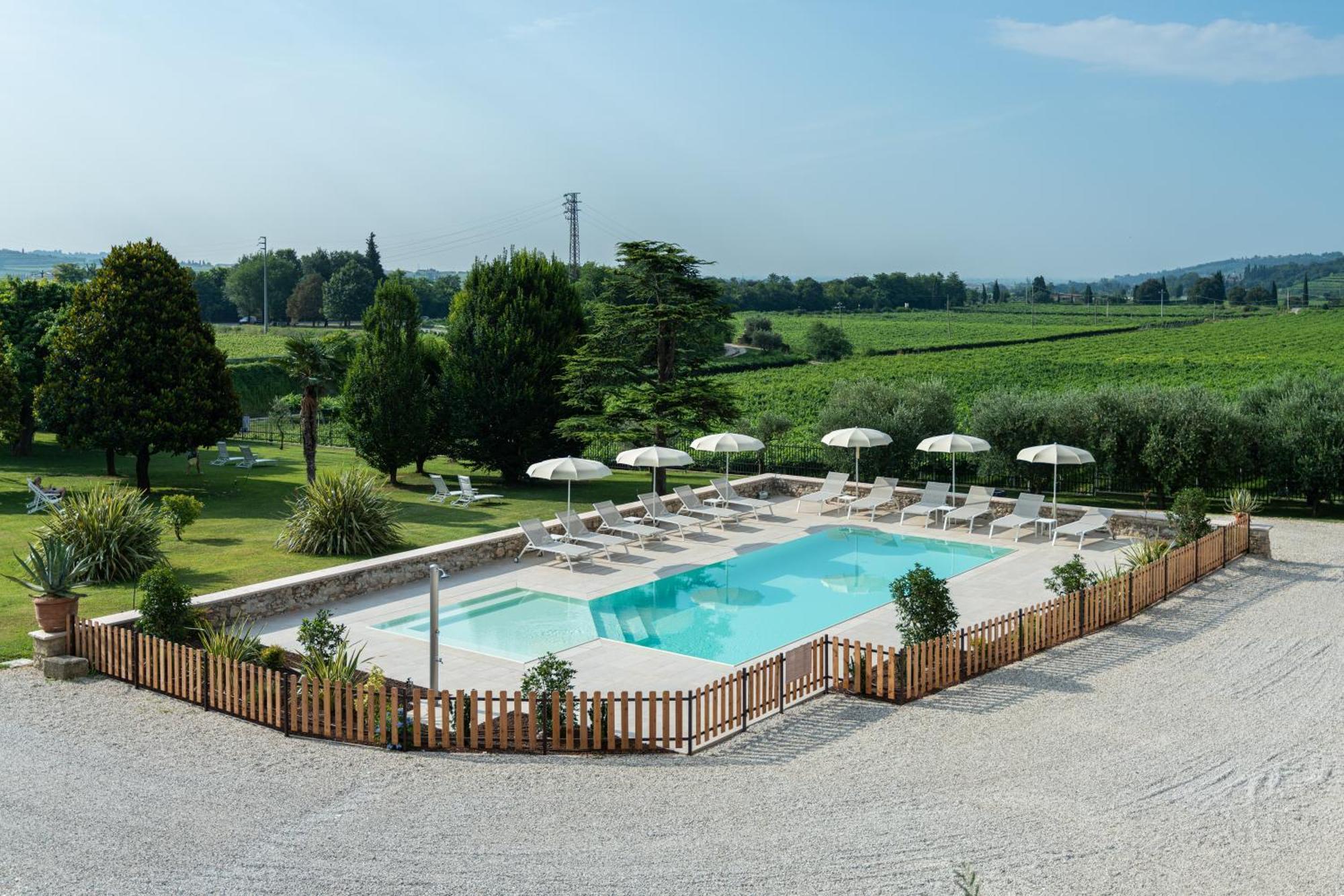 Verdeolivo 1876 - Apartments & Pool Mezzane di Sotto ภายนอก รูปภาพ